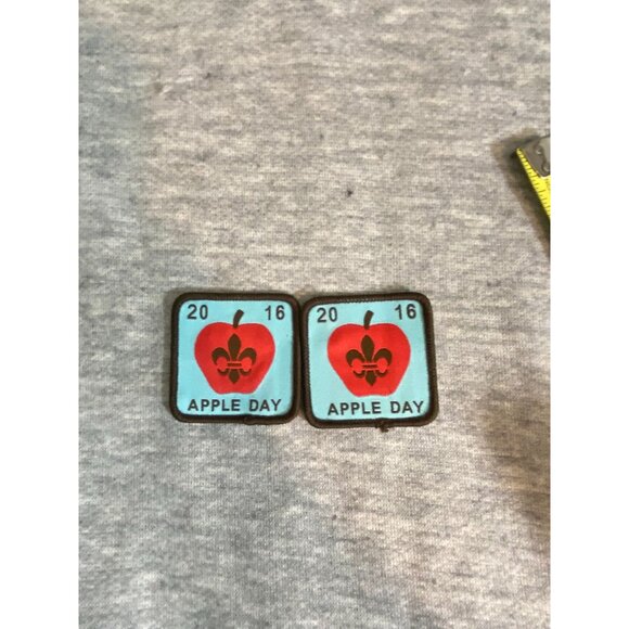 Scouts Canada 2016 National Apple Day Patch Badge Lot of 2 - Picture 4 of 4